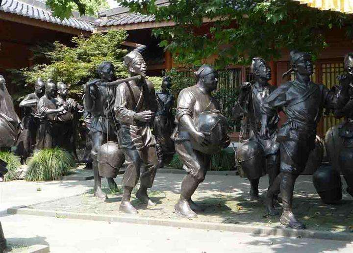 云南龙居铸铜雕塑的制作流程！